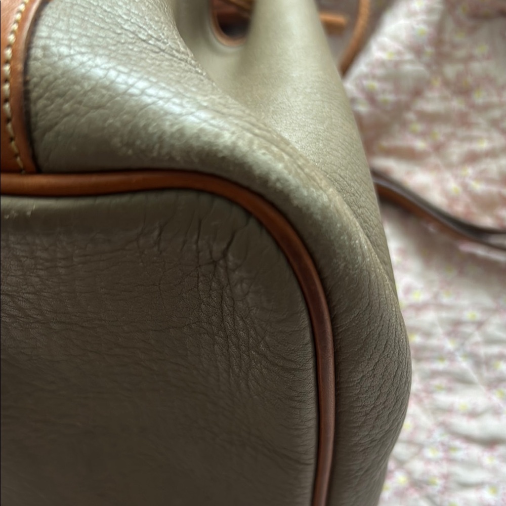 Vintage Dooney & Bourke Taupe-y Gray and Shoulder Bag - Picture 5 of 13